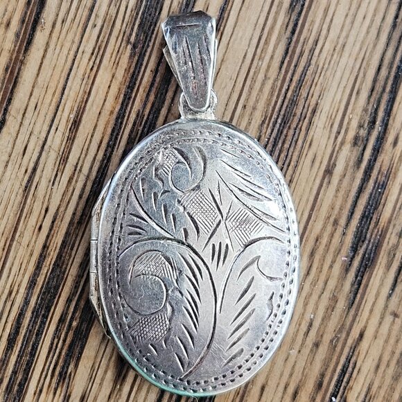Vintage Victorian Revival Etched Oval Sterling Silver Locket Pendant 1.25" - Picture 1 of 4